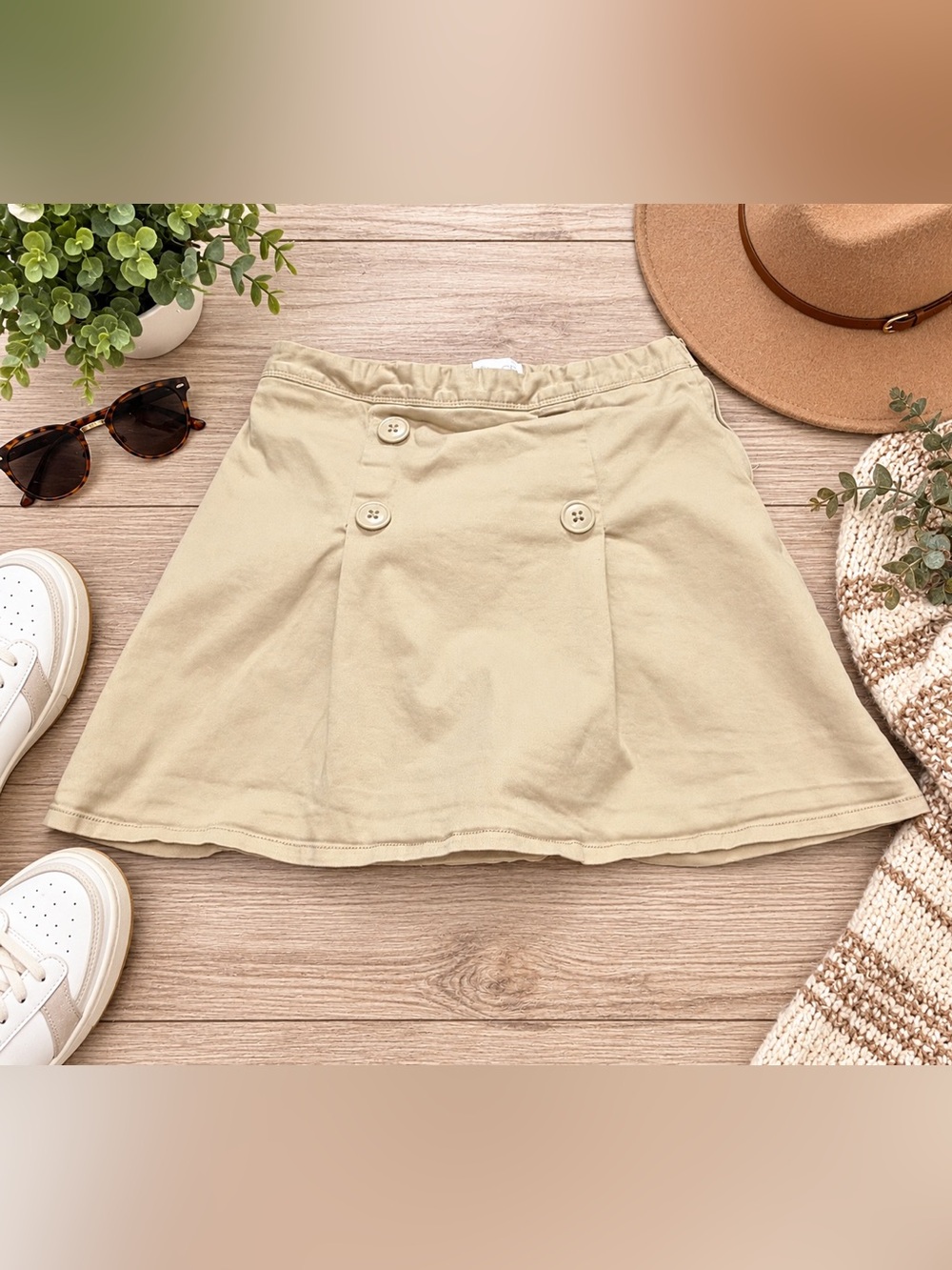 The Children’s Place Girls Size 14 Khaki Beige Button Front Skort
